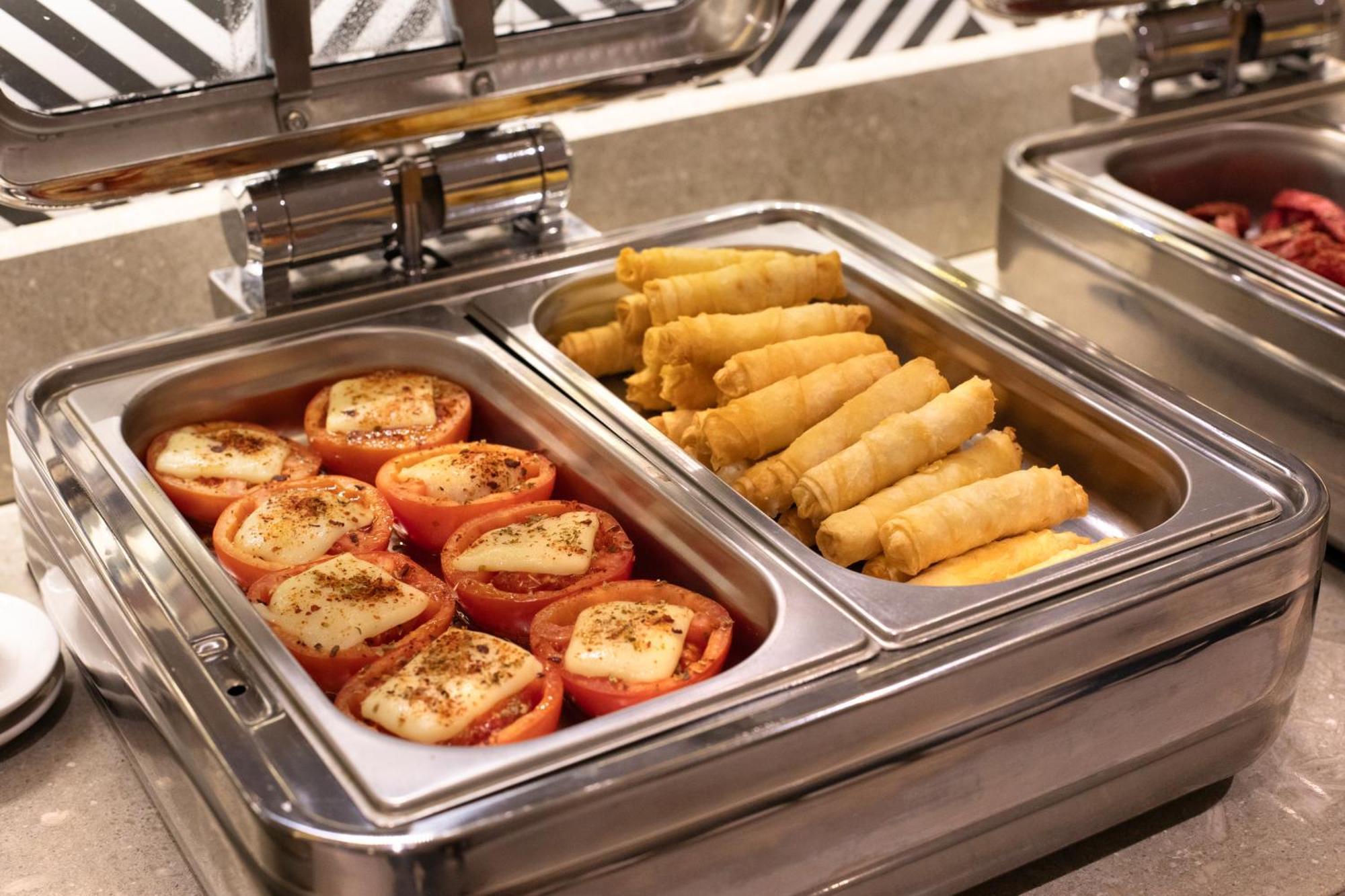 Bentley Hotel Old City-Special Class Istanbul Exterior foto A chafing dish